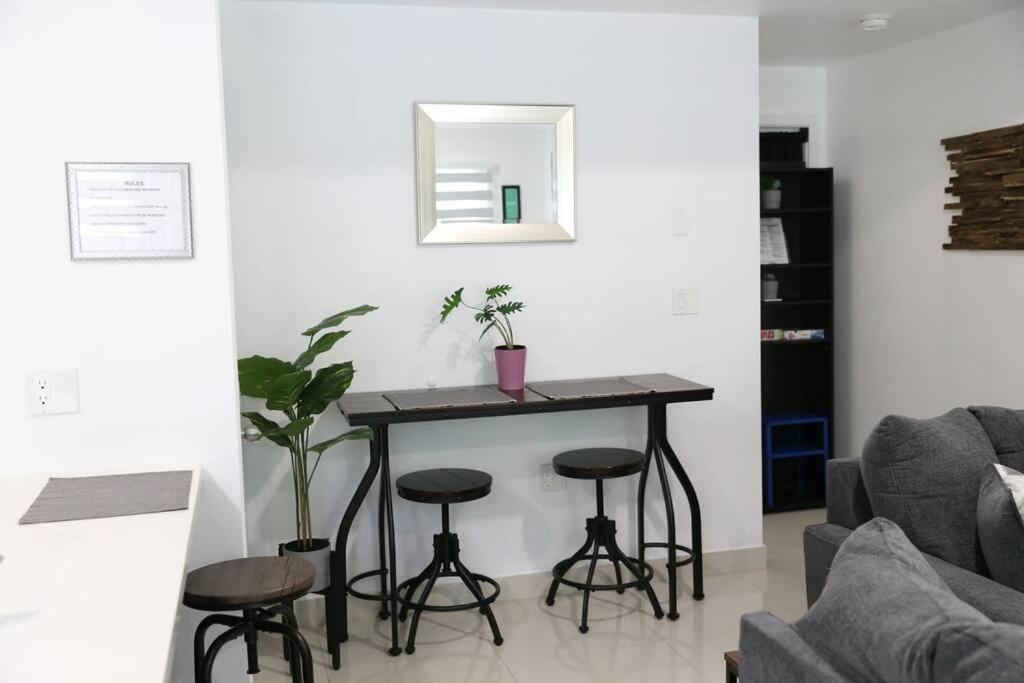 Insta Worthy Modern Bungalow Гомстед Екстер'єр фото