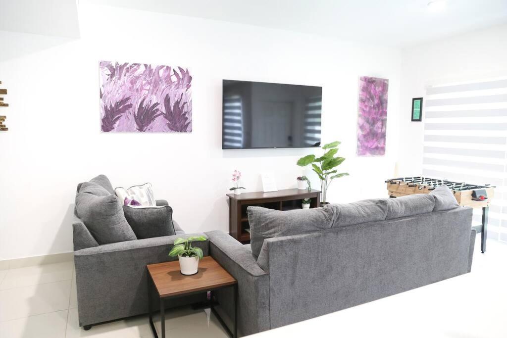 Insta Worthy Modern Bungalow Гомстед Екстер'єр фото