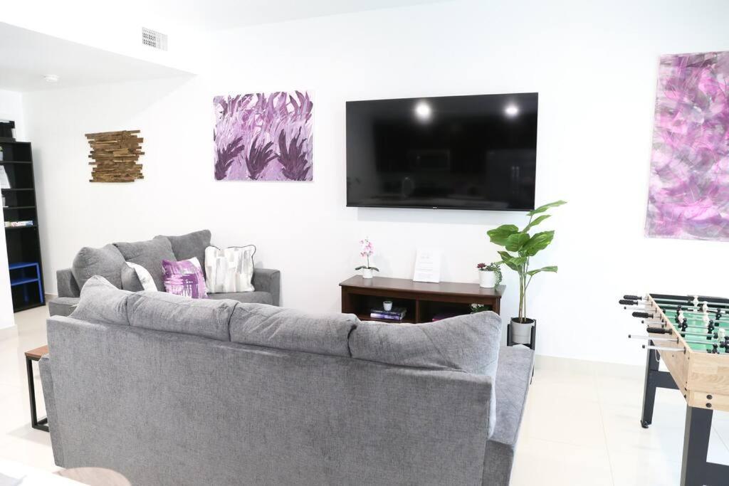 Insta Worthy Modern Bungalow Гомстед Екстер'єр фото